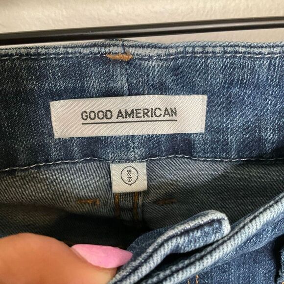 Good American Straight Leg Step Hem Jeans - Picture 4 of 9